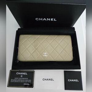 Authentic CHANEL Quilted Matelasse CC Leather Wallet WOC Crossbody Full Set‎